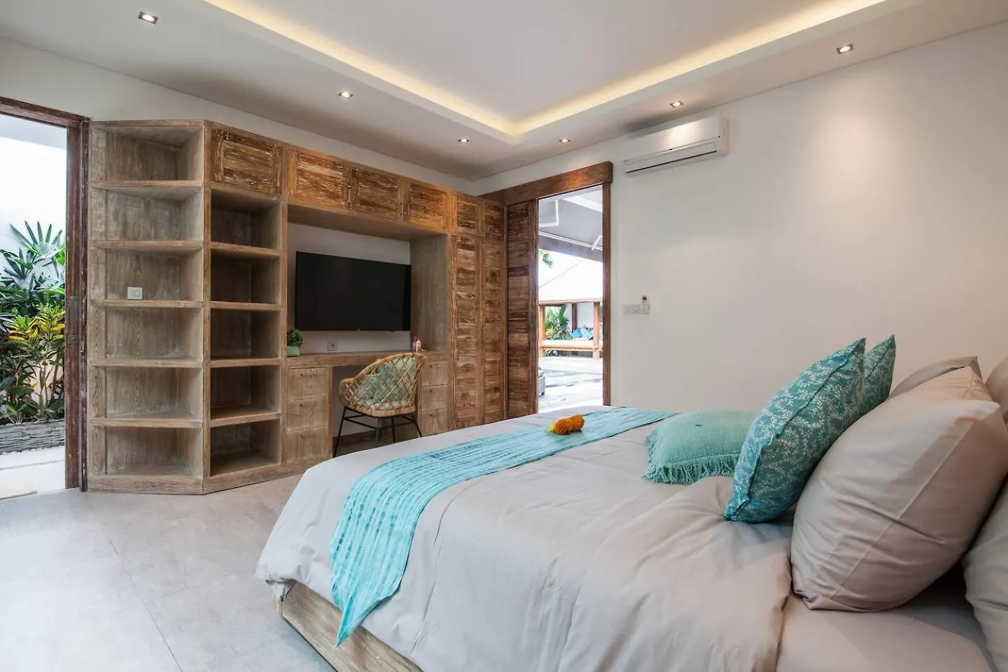 Luxurious 2 Bd Villa In Seminyak