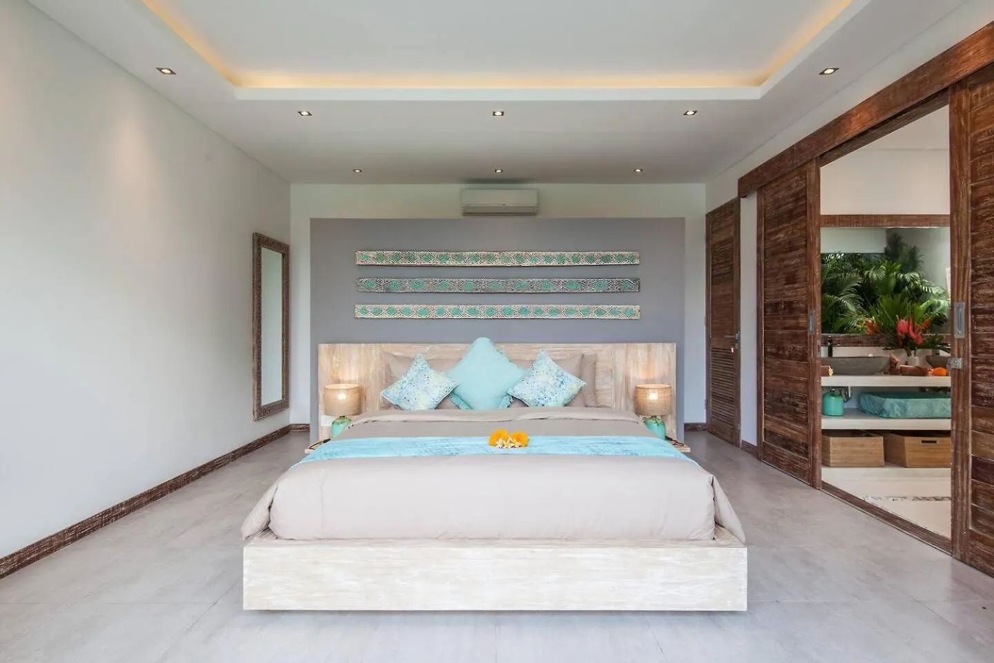 Luxurious 2 Bd Villa In Seminyak